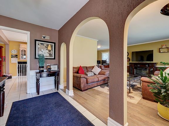 4th image of 1213 Rose Ct