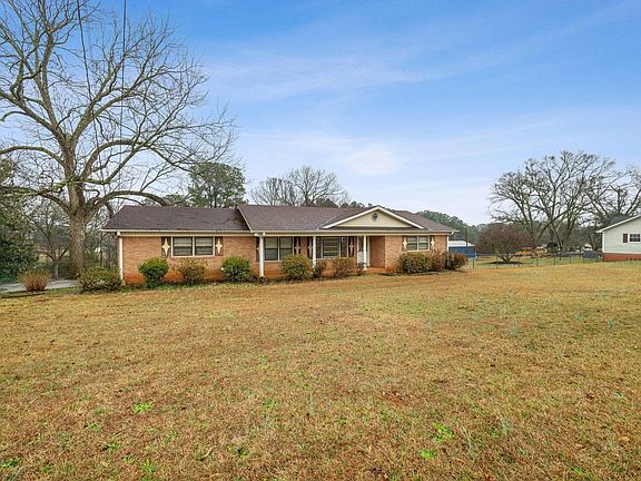 3rd image of 1592 Highway 357