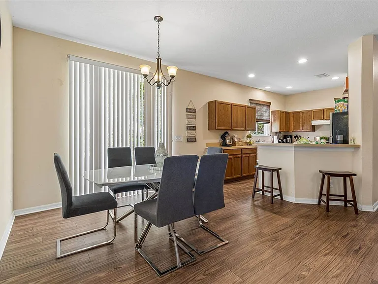2401 Silvermoss Dr — Photo 10