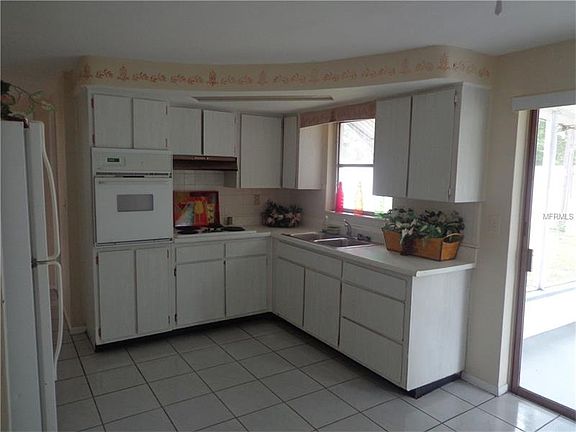 4th image of 3438 Silver Hill Dr