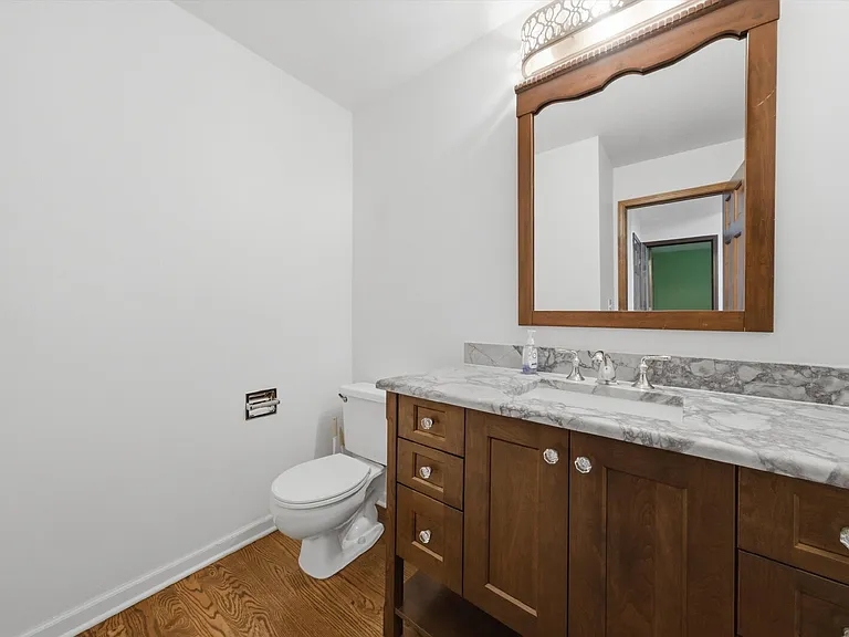 854 Deep Woods Ct — Photo 17