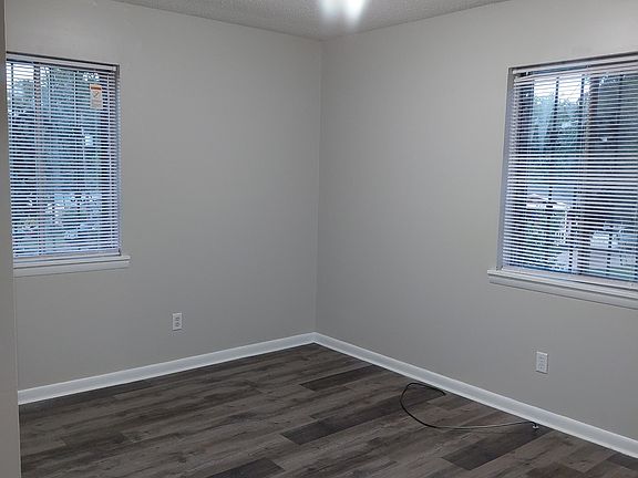 4th image of 1820 3rd Pl SW