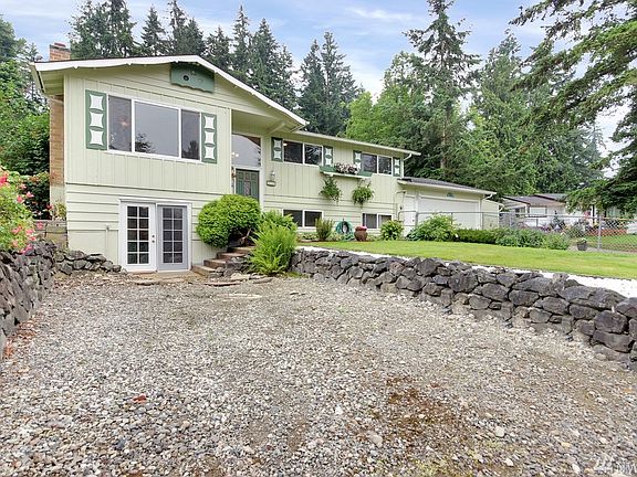 2nd image of 418 104th Avenue Ct E
