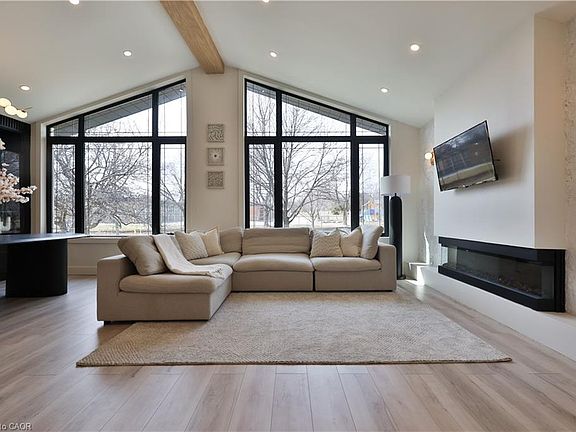 3rd image of 75 Rangoon Rd