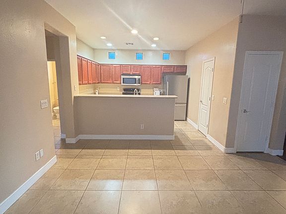 2nd image of 2815 S Cole Dr