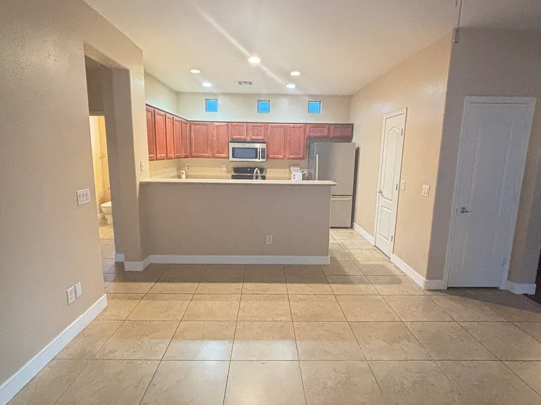 2815 S Cole Dr — Photo 2