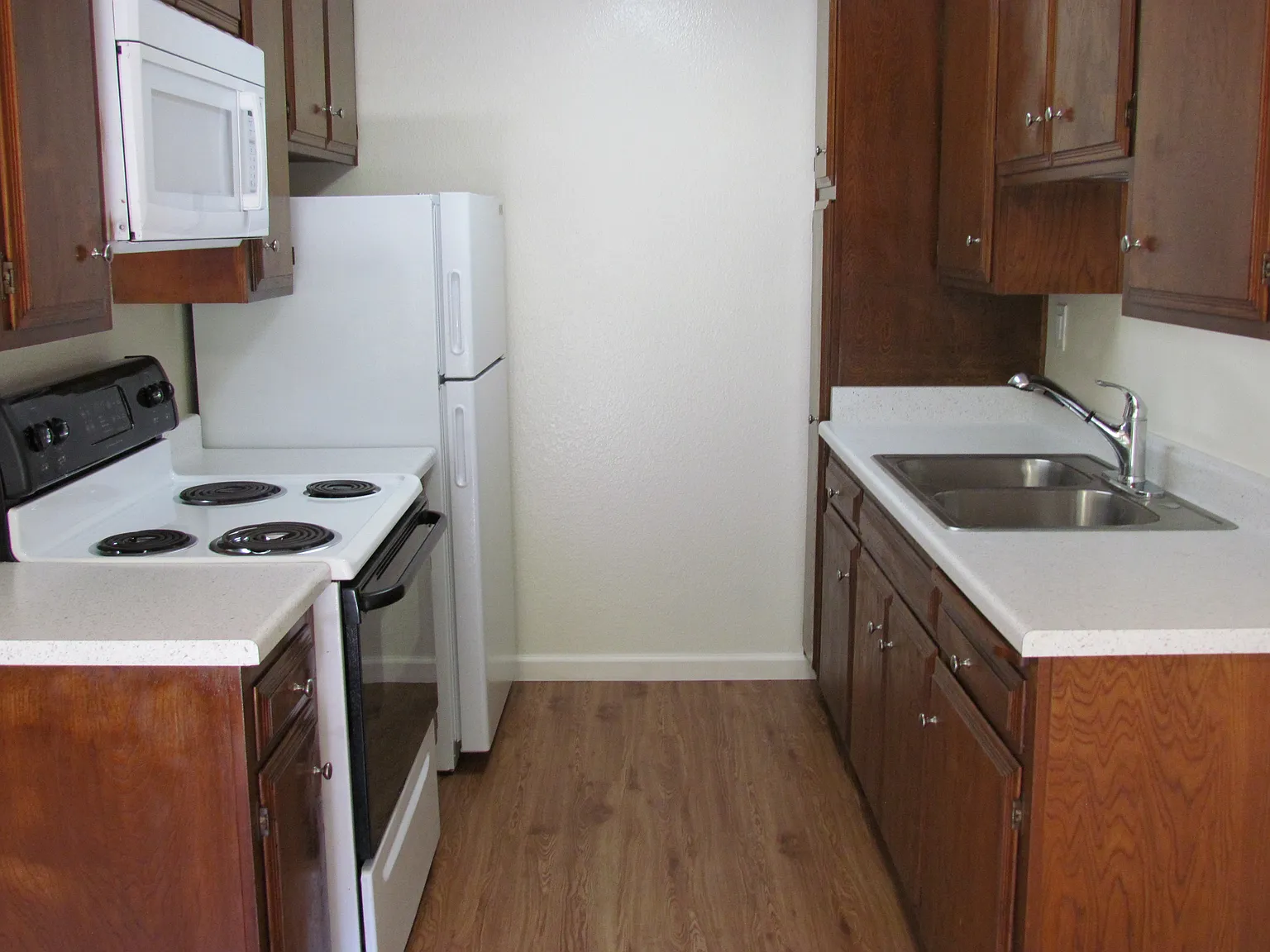 1 bed, 680 sqft, $2,100 — Photo 3