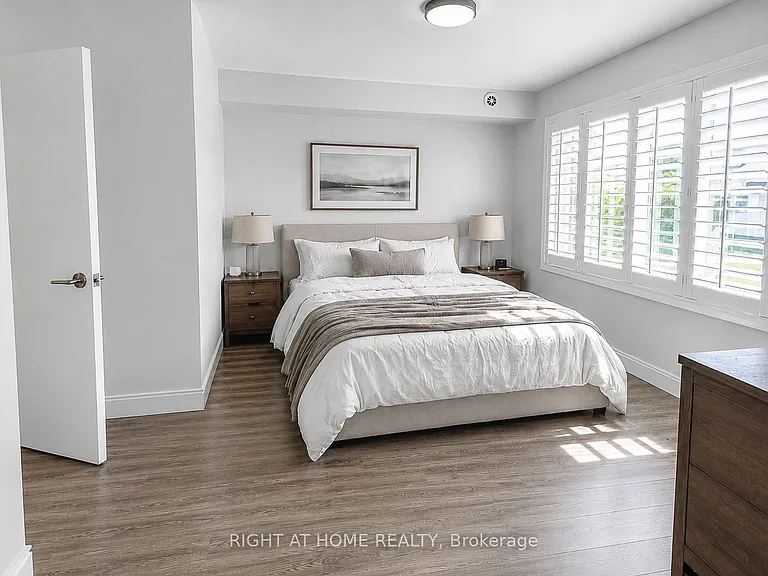 330 Village Green Sq #41 — Photo 13
