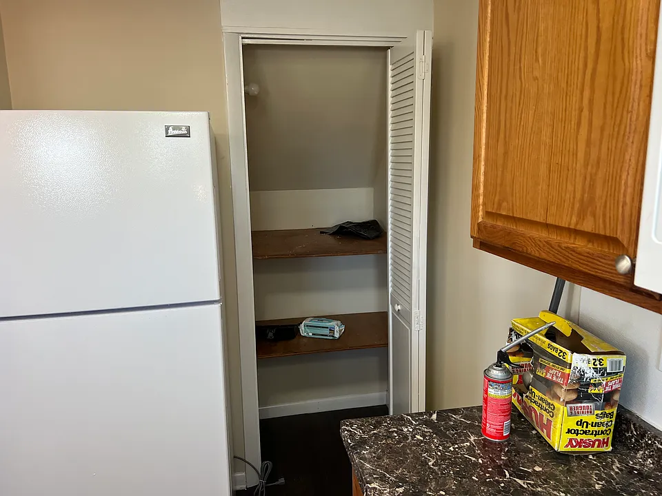122 W Cedar St #2