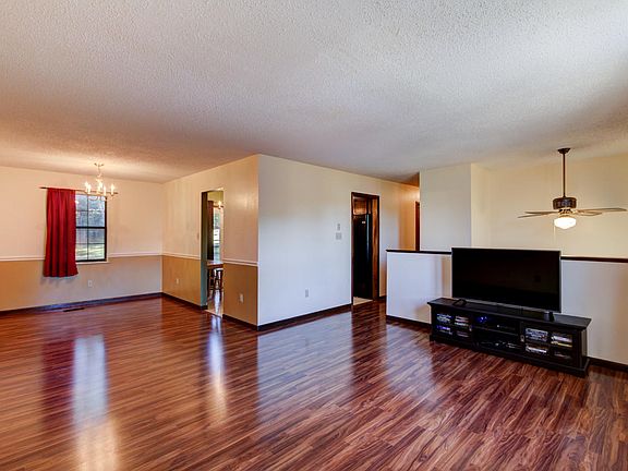 3rd image of 6344 Cadbury Dr NW