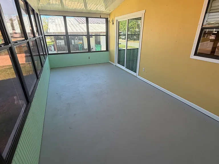 629 Marlin Cir — Photo 8