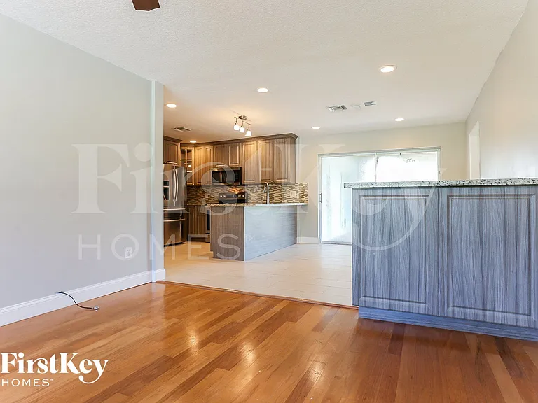 540 NW 43rd Ave — Photo 4