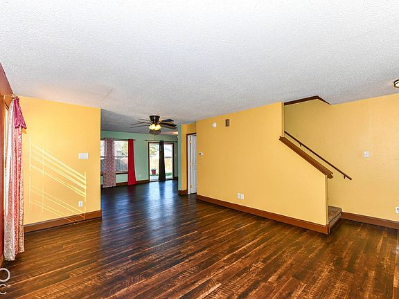 5th image of 410 Tracy Ln