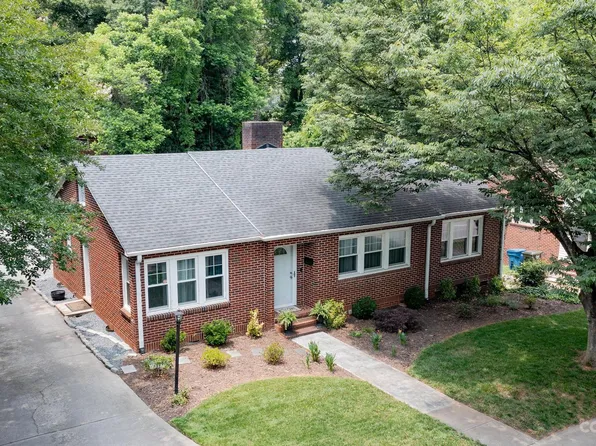 535 2nd St NE, Hickory, NC 28601