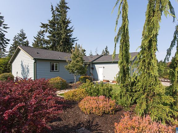 3rd image of 1502 N Aurora Ct