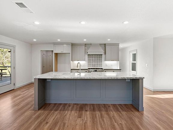 5th image of 1551 Laguna Road