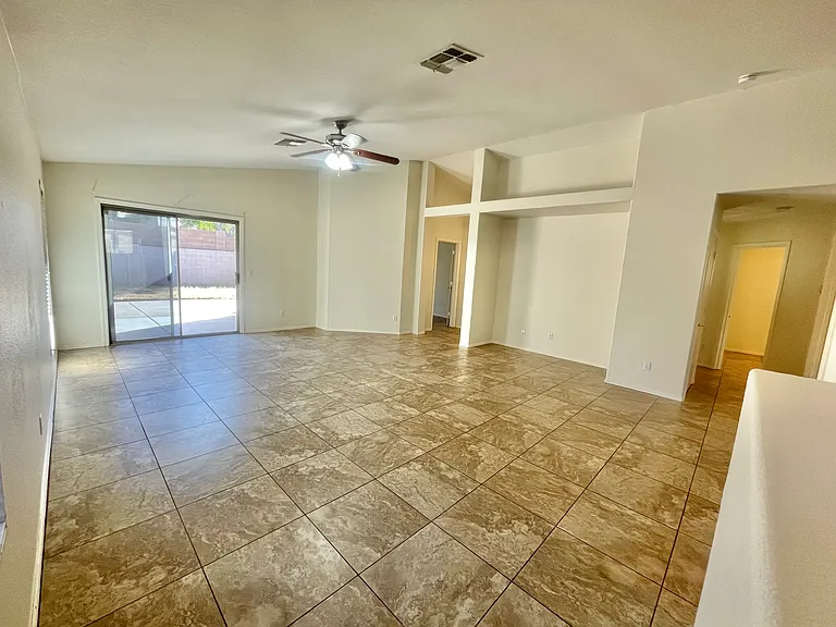 2505 N 114th Ave — Photo 5