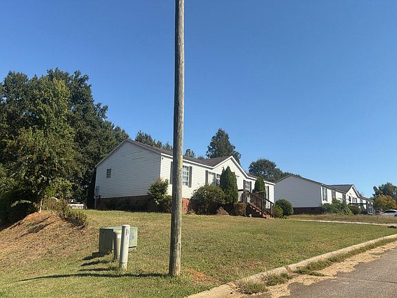 3rd image of 12 Barnhart Ln