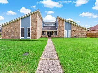 2120 Waverly Cir, Port Arthur, TX 77640
