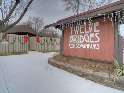 4035 S 84th St APT 8, Greenfield, WI, 53228
