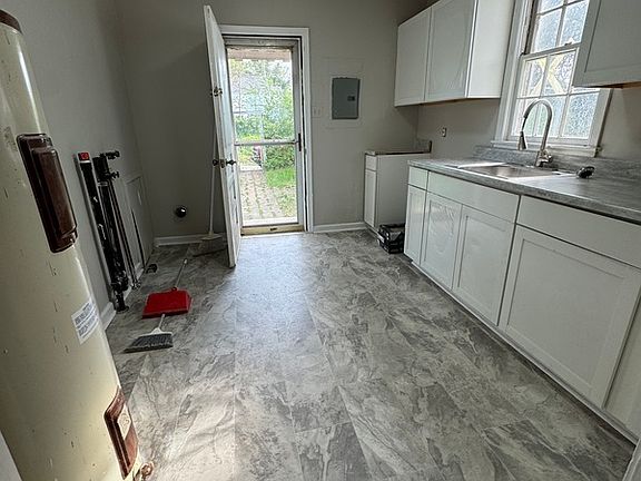 3rd image of 1201 Nelwood Dr