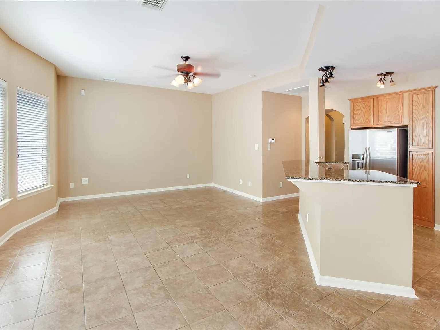 2 bed, 2.5 bath, 1699 sqft, $2,400 — Photo 4