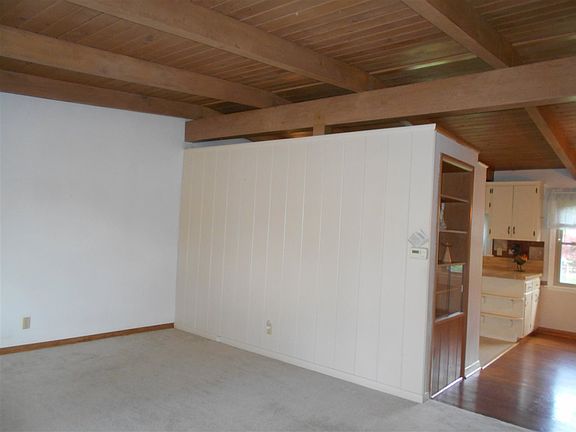 3rd image of 1024 Emerson Dr