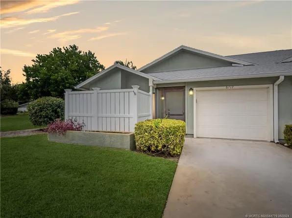 6717 SE Yorktown Dr, Hobe Sound, FL 33455