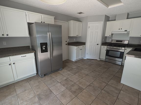 Open Kitchen with eat in dining area