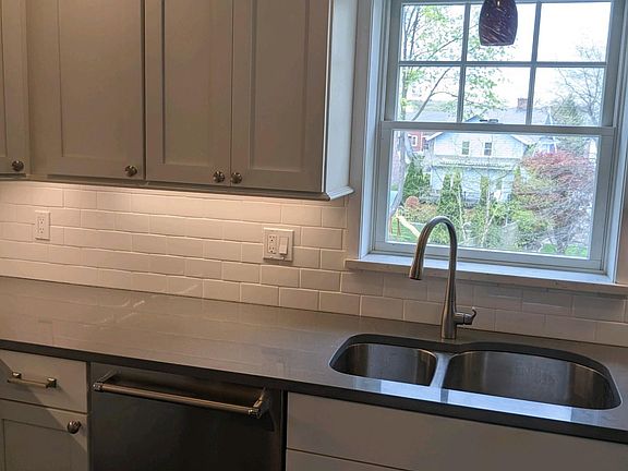 3rd image of 127 Holland Ave #2