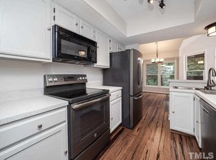 105 Marbury Ct APT 2B, Cary, NC 27513