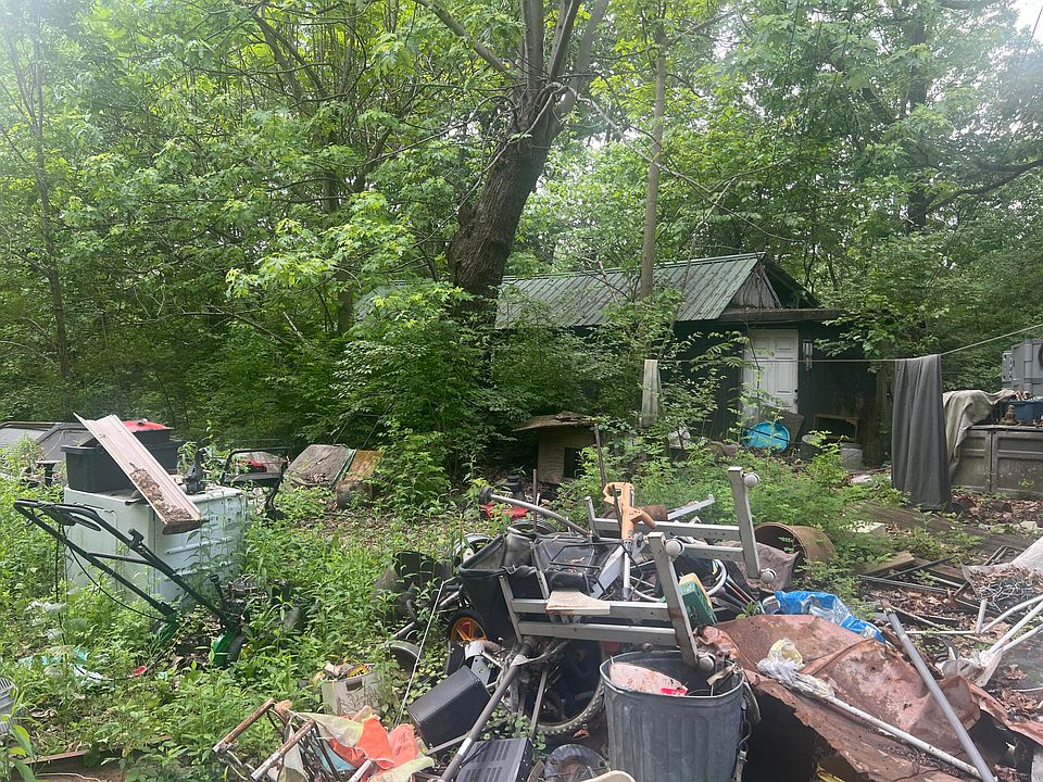 1st image of 251 Pinecrest Dr