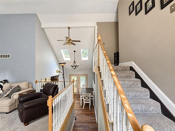 2nd image of 14021 S Summertree Ln