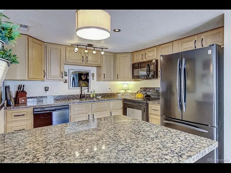 12663 Elm St — Photo 13
