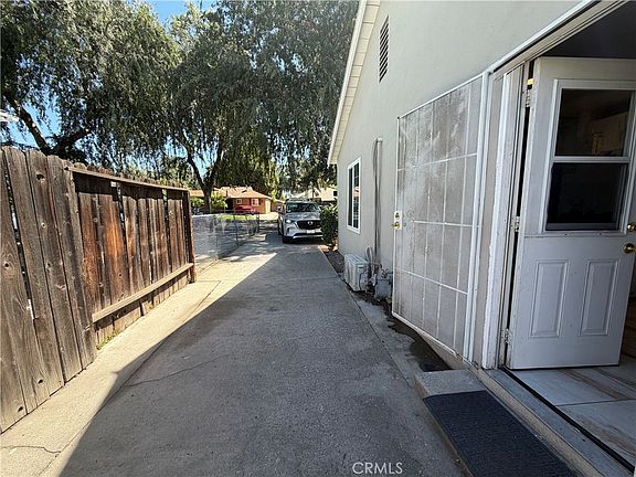 5th image of 2404 Roxbury Dr