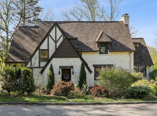 3725 Dogwood Ln, Cincinnati, OH 45213