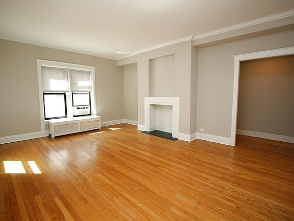 3rd image of 323 W Fullerton Pkwy #38