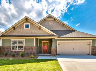 2044 River Watch Dr, Soddy Daisy, TN 37379