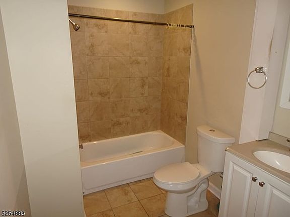 5th image of 43 Sitgreaves St