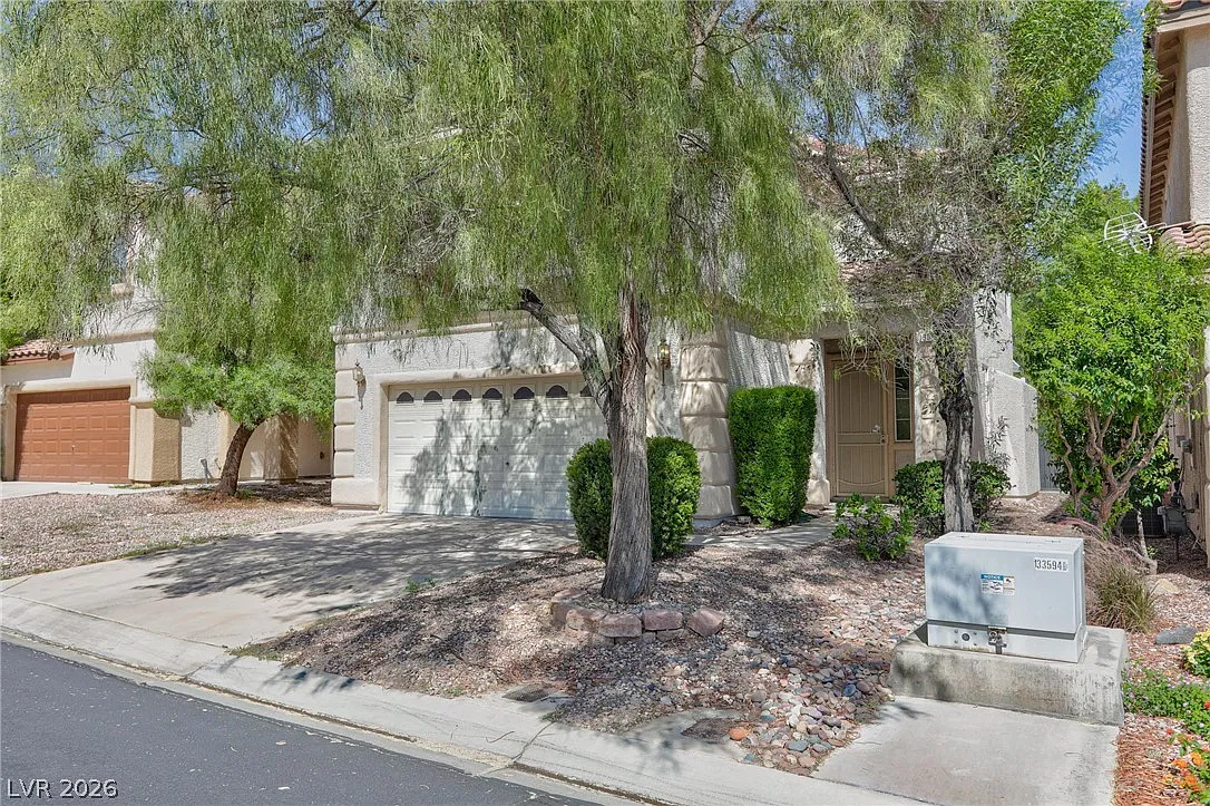 3 bed, 2.5 bath, 1672 sqft, $2,495 — Photo 3