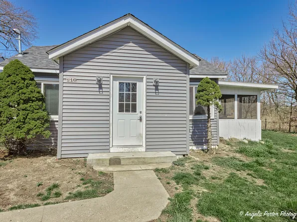 110 Maple St, McHenry, IL 60051