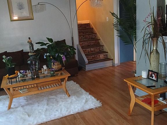 3rd image of 2837 Pebble Dr