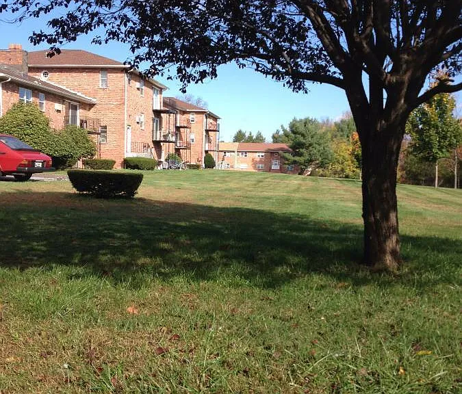 Pondview Apartments — Photo 15