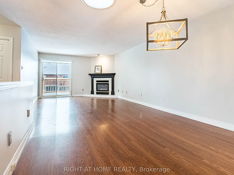 165 Main St E #7 — Photo 11