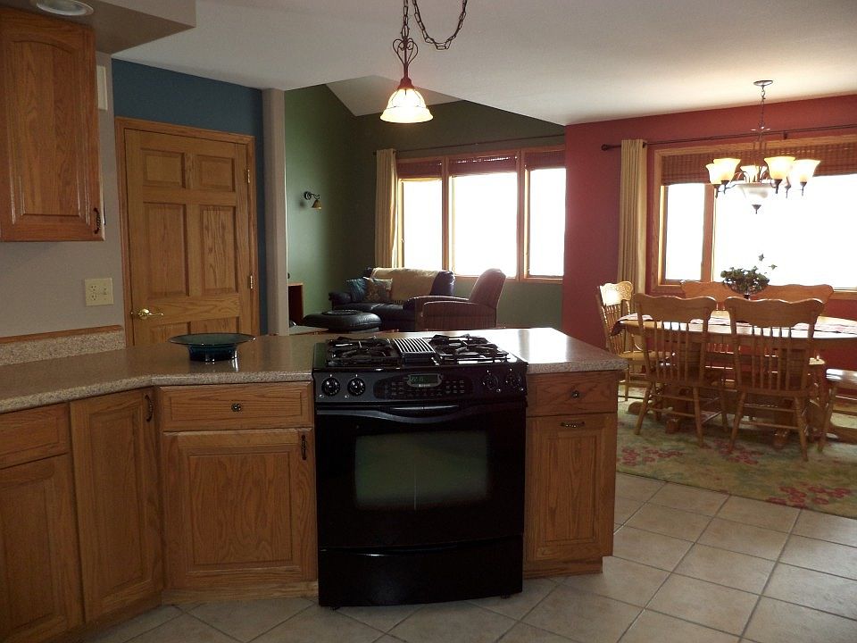 1st image of 1920 Country Ln