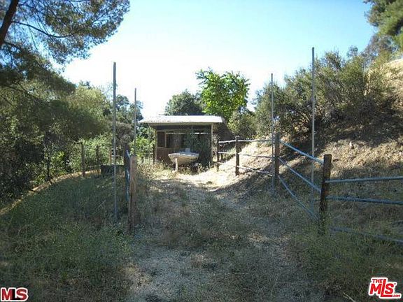 4th image of 25621 Wild Rose Dr