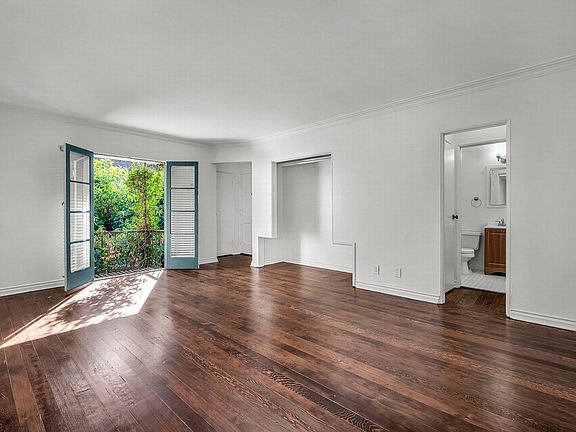 4th image of 1354 N Havenhurst Dr #10