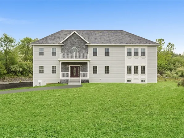 72 Huguenot Rd, Oxford, MA 01540
