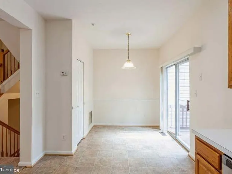 7836 Canter Ct — Photo 4
