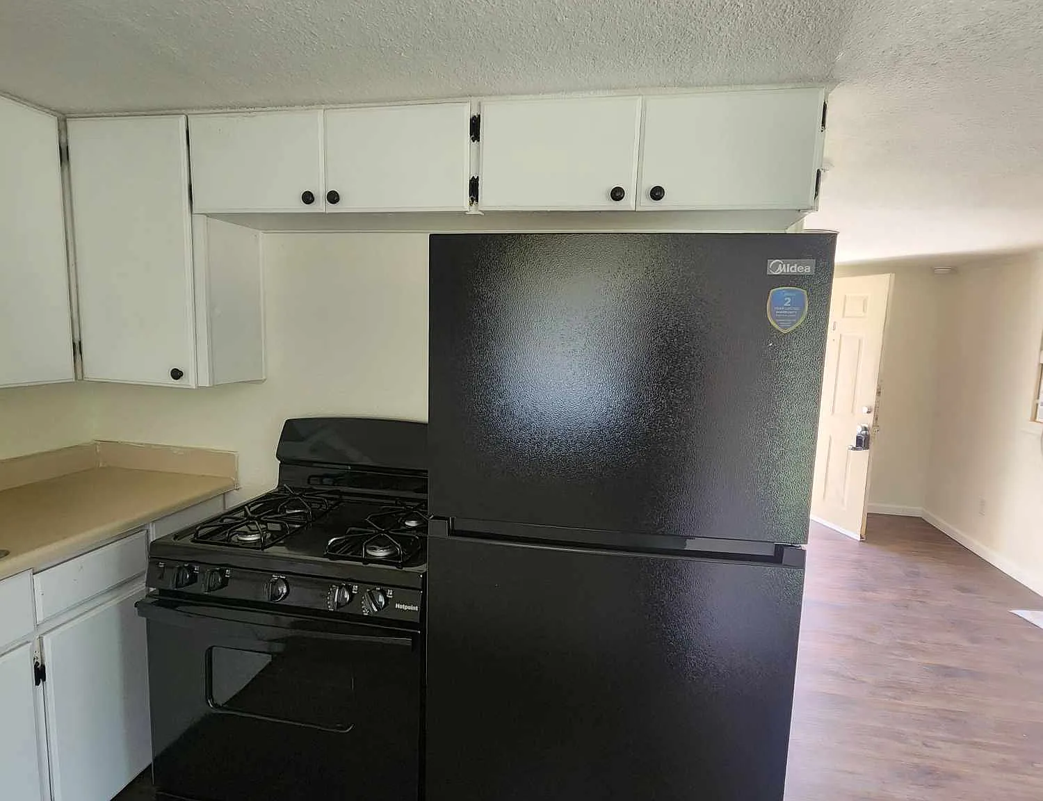 1 bed, 450 sqft, $650 — Photo 3